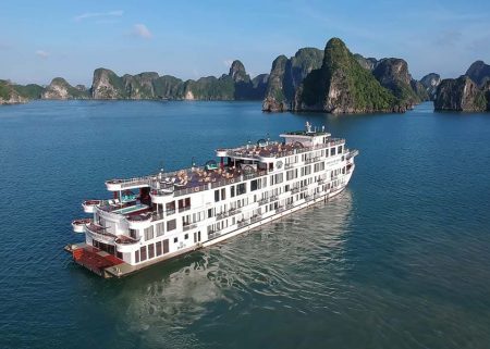 Ambassador Cruise, Halong Bay: 6-star Cruise Line